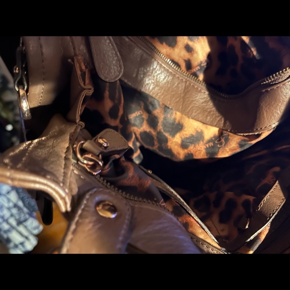 Purses - Picture 3 of 4